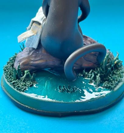 Maow embotellaow. Figura impresa en resina 3D. Diseñada por Gach.